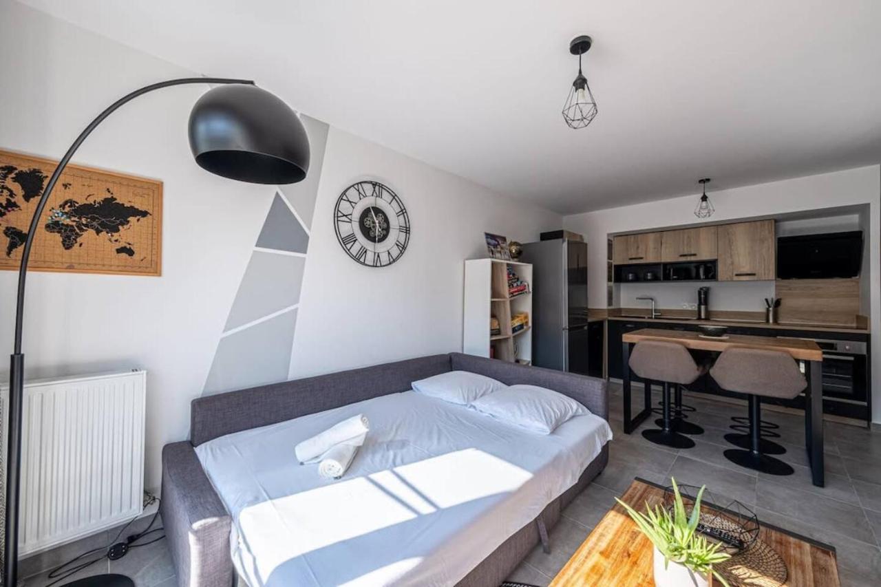 F2 Cozy Pour 4 Proche Disneyland - Fairytale Factory Villeneuve-Saint-Denis Dış mekan fotoğraf